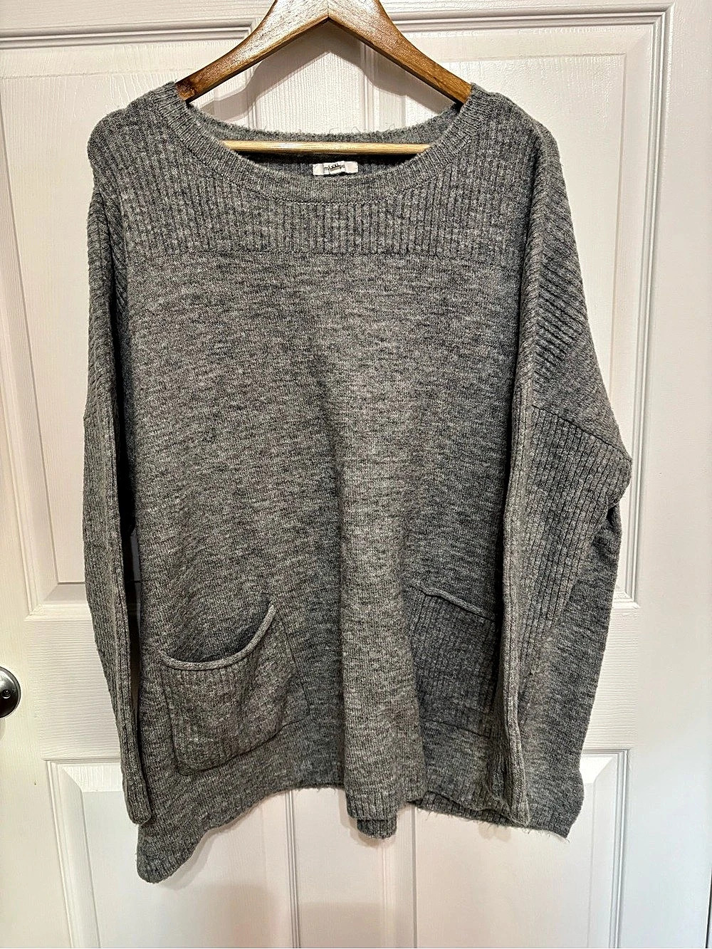 Maurices Oversized Pocket Sweater in Gray Size XXL Like New